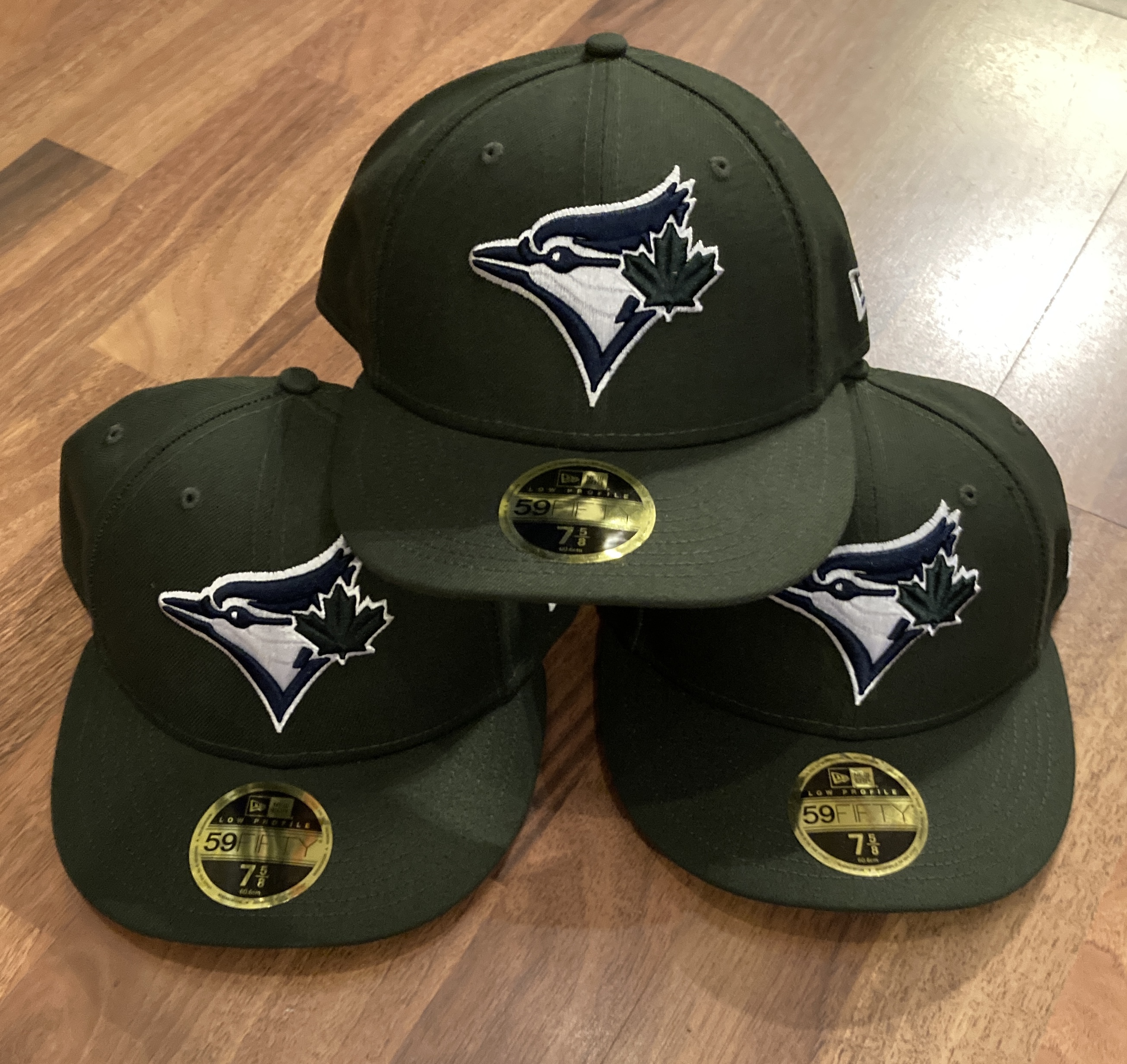 Toronto Blue Jays MLB Cooperstown 59FIFTY exclusive Low Profile Fitted Cap in Dark Seaweed Green White von New Era