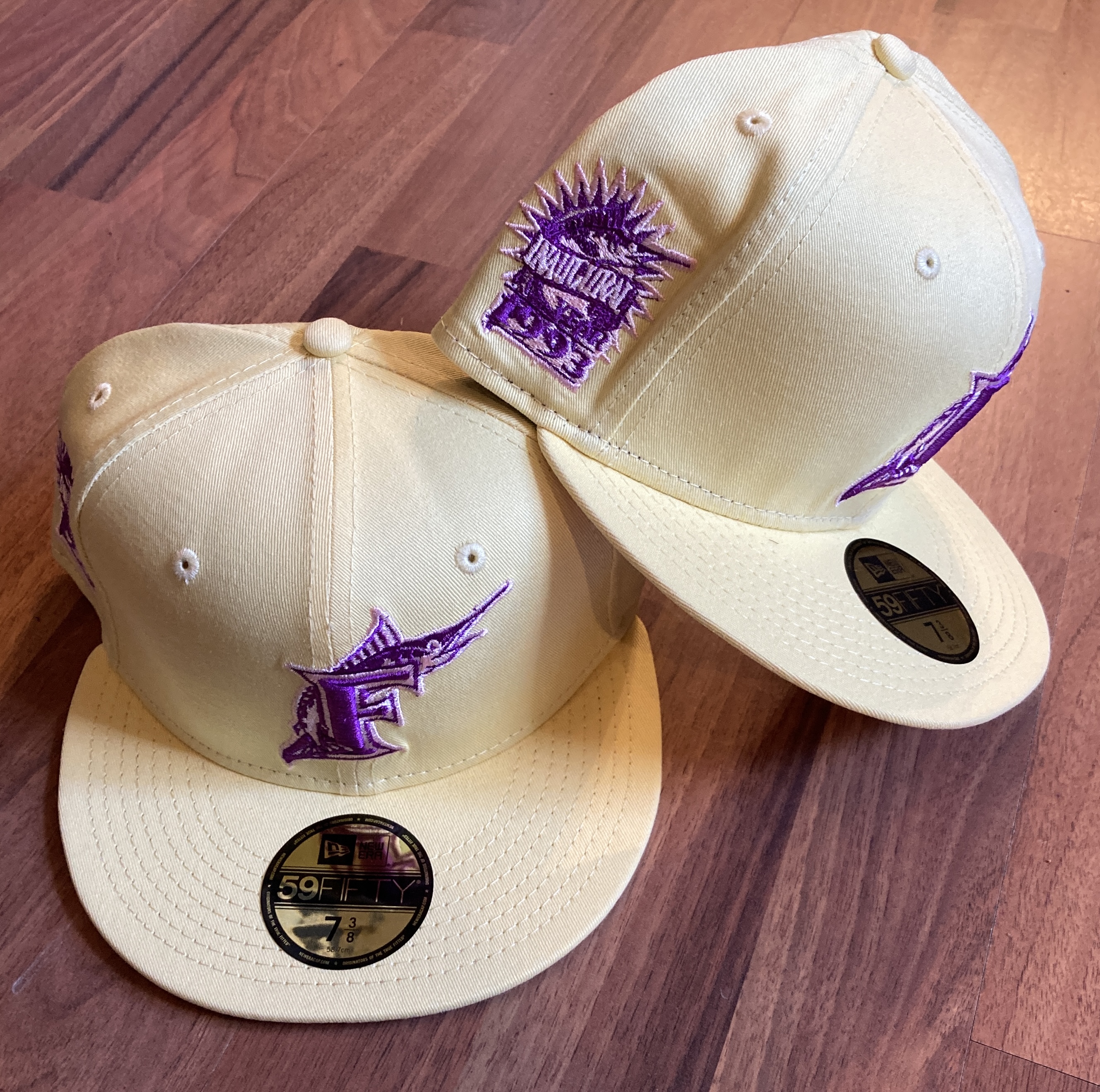 IMG_0798 Florida Marlins MLB 59FIFTY manyStyles 1993 inaugual Pastell exclusive Miami Vice Colorway Lemon Fluff Pink von New Era