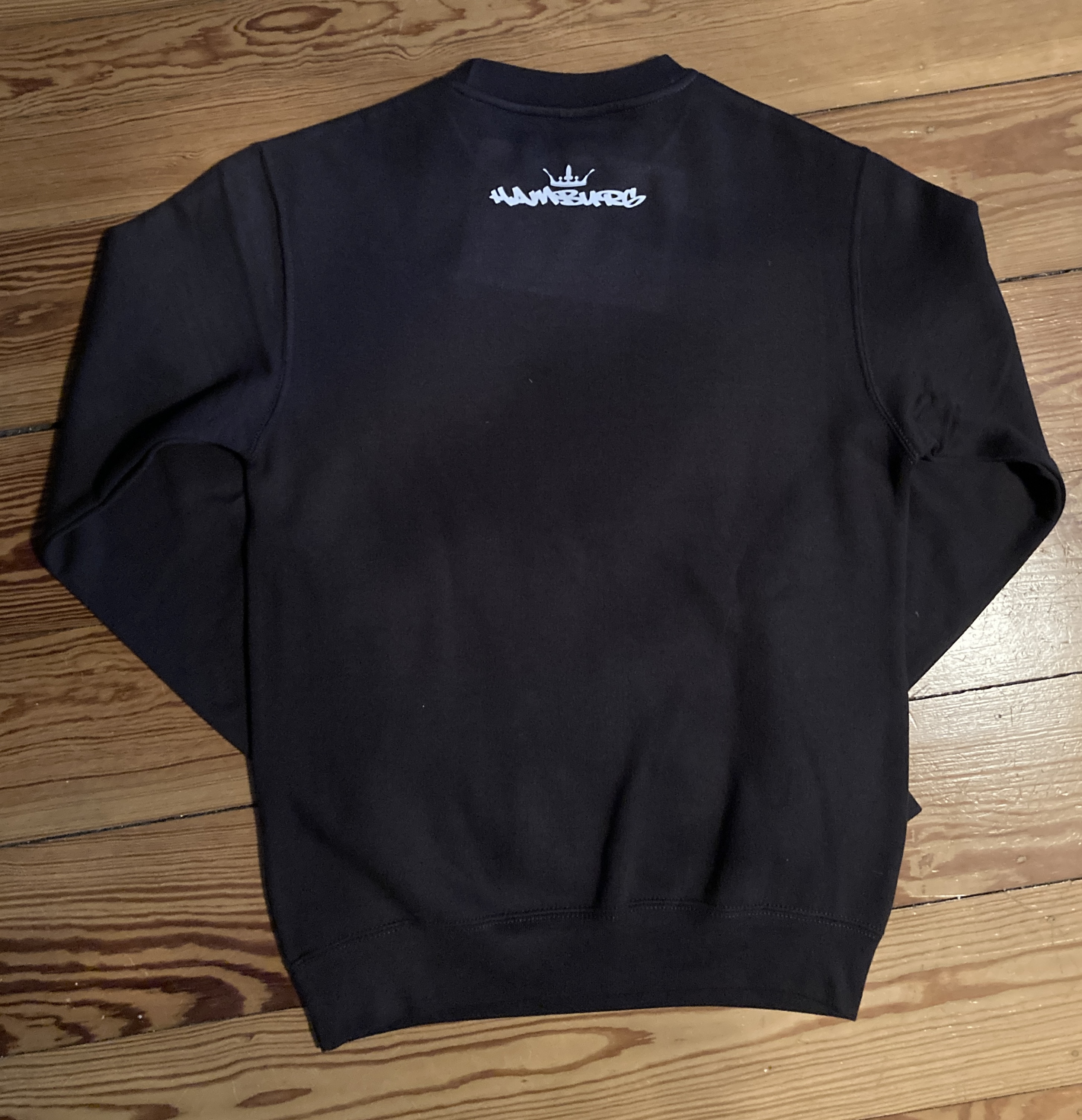 manystyles Survival of the Fittest Crown exclusive Crewneck Sweatshirt in Dark Charcoal von Sol Backview
