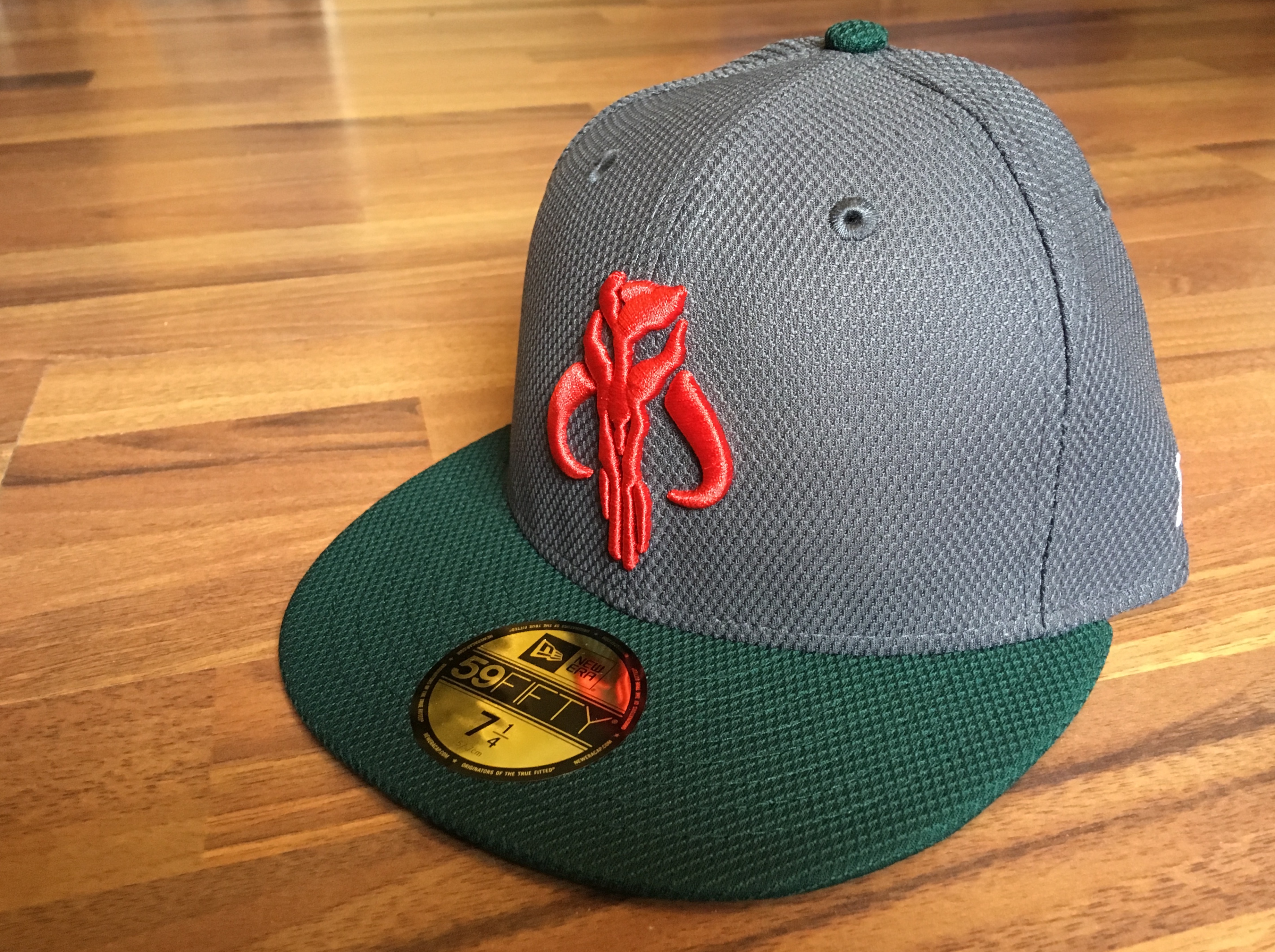 Star Wars Licensed Disney 59FIFTY Fitted exclusive Cap The Mandalorian Brothers All Graphite Green Scarlet Red White von New Era Real Front 