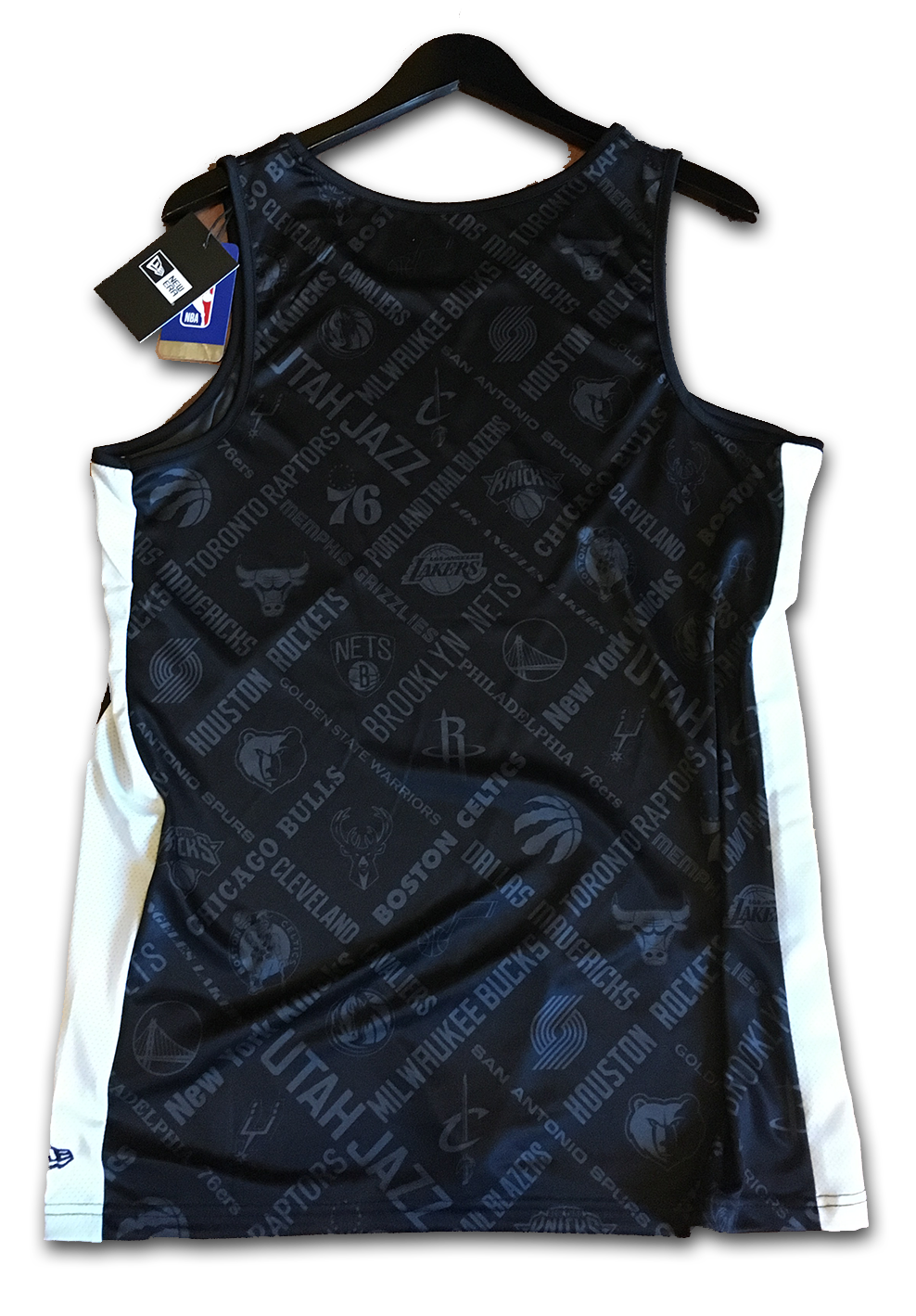 LA Lakers NBA AOP Tee Tank Top Black Graphite Grey von New Era backview