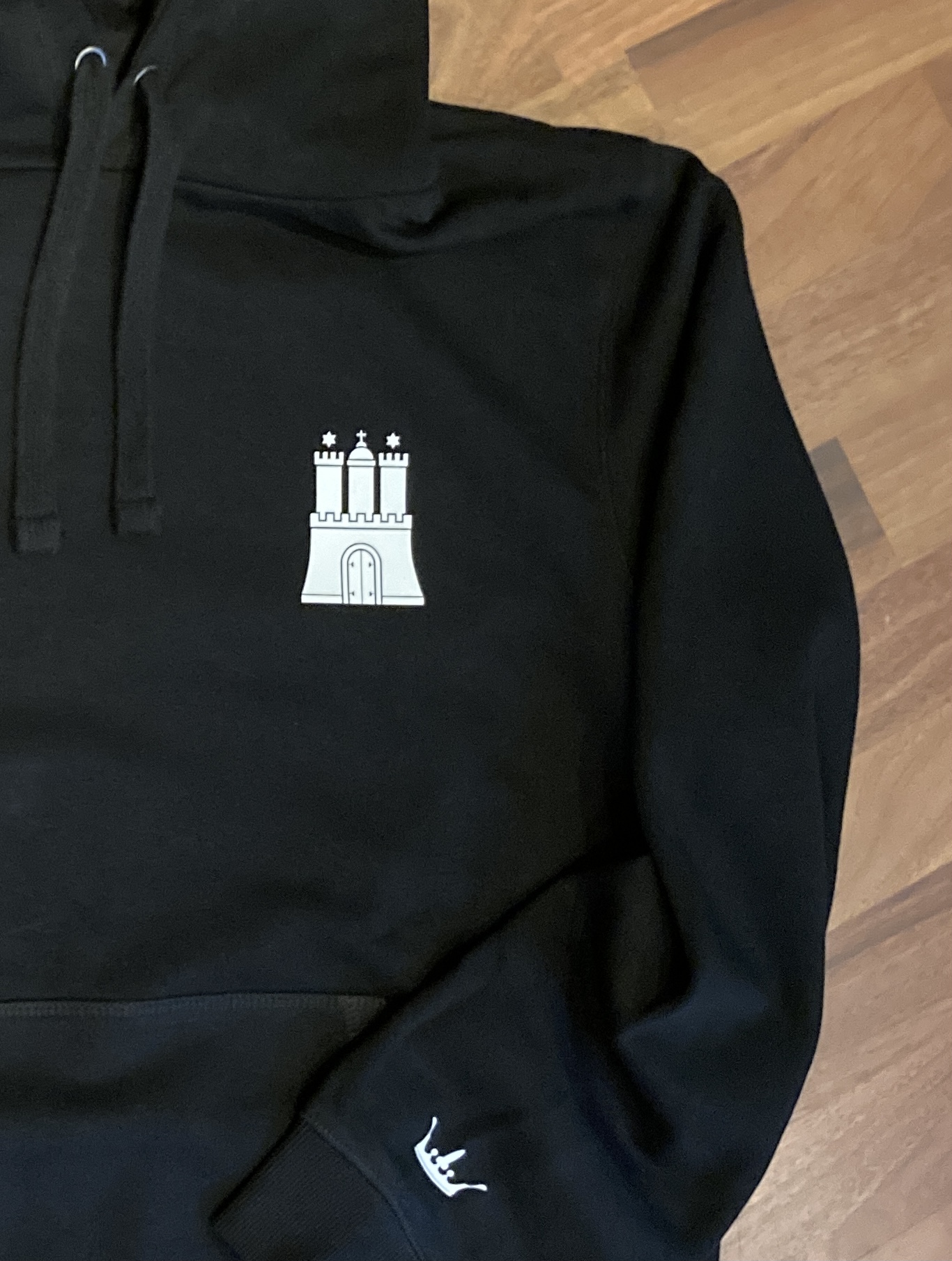 HH Hamburg Hammaburg exclusive Hooded Black White von manystyles alternate Crown View