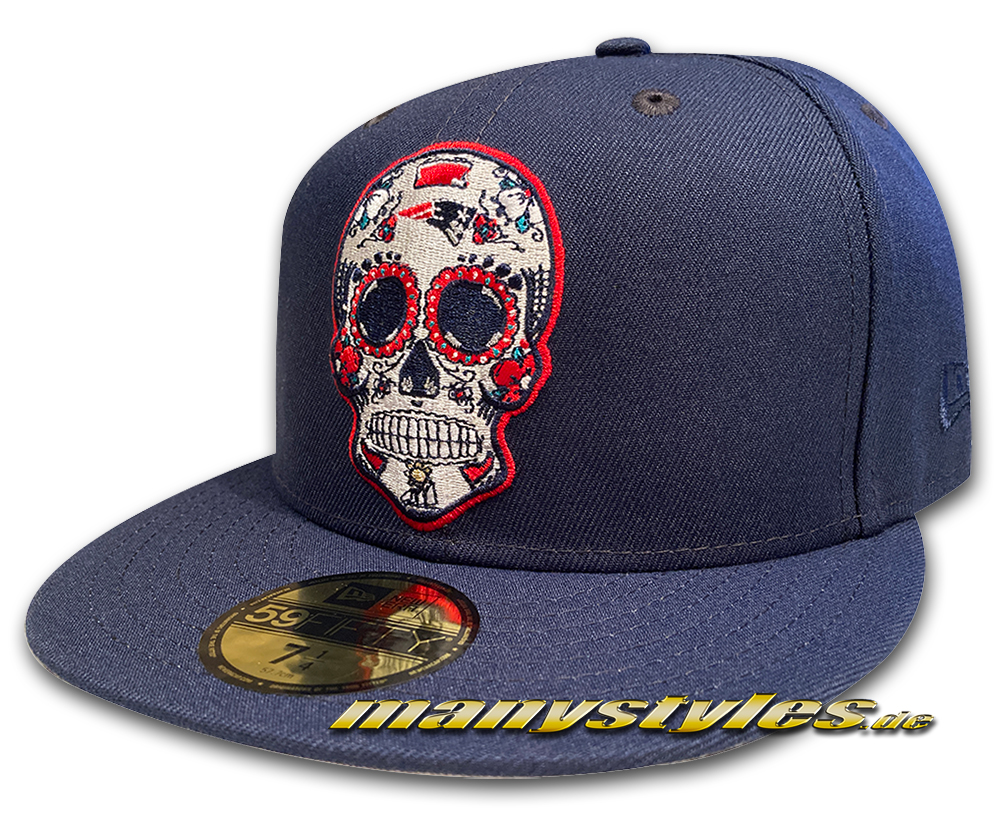 manystyles_de_new_england_patriots_nfl_exclusive_dia_de_los_muertos_new_era_599fifty_fitted_cap_blue_red_white New England Patriots 59FIFTY Fitted NFL Dia de Los Muertos exclusive Cap in Navy Red White OTC von New Era