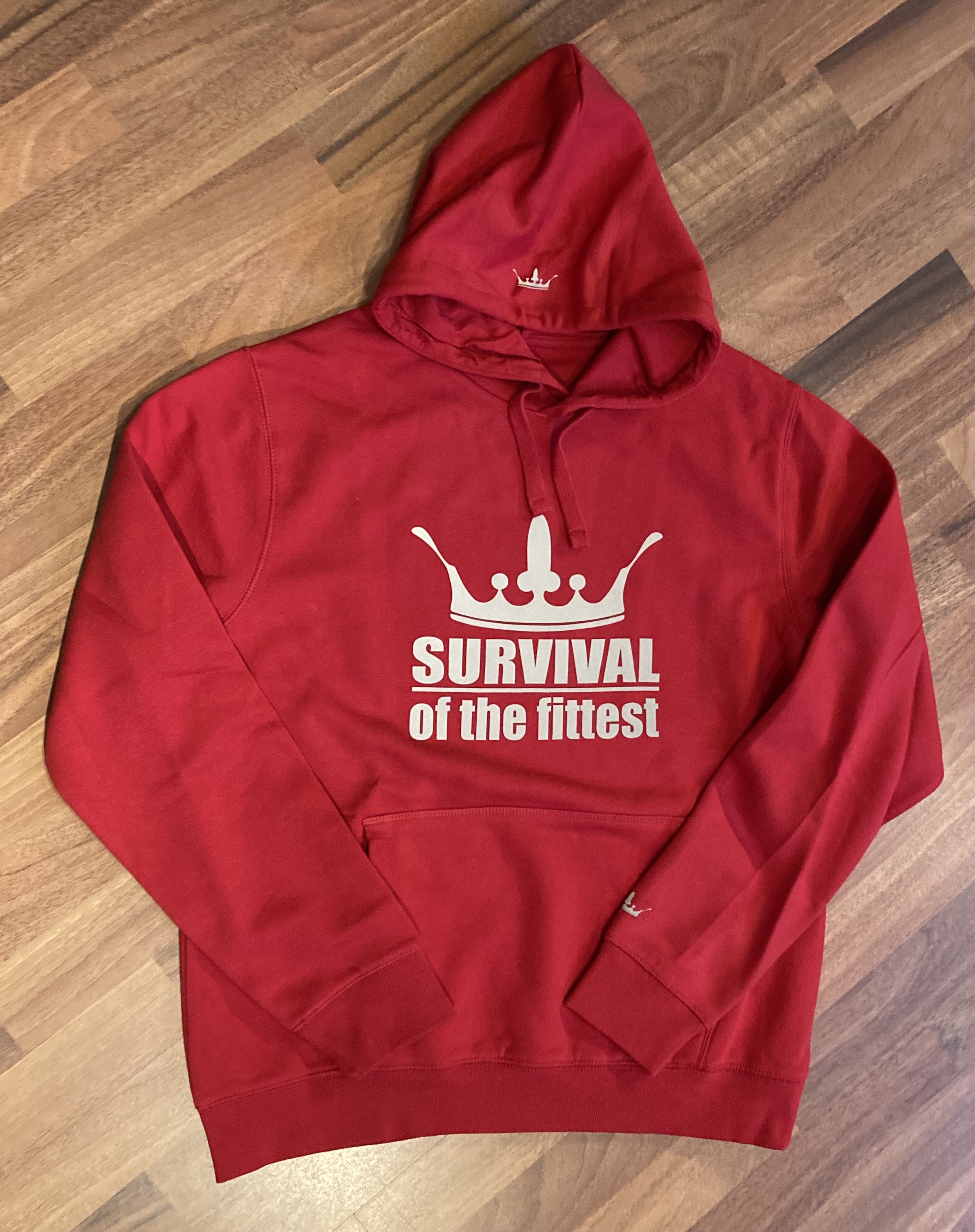 manystyles Survival of the Fittest Crown exclusive Hamburg Hooded Sweatshirt mit Kapuze in Fire Red 3M Reflected Print Material Front