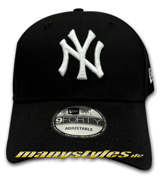 NY Yankees 9FORTY MLB League Essentials Curved Visor Adjustable Cap in Black White von New Era