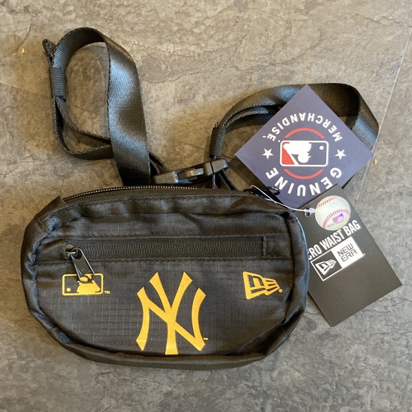 NY Yankees MLB Logo Adjustable Micro Waist or Shoulder Pack in Black OldYellow von New Era